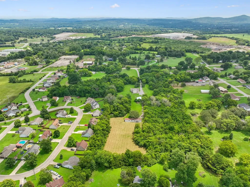 1944 Cainsville Road Lebanon TN 37090