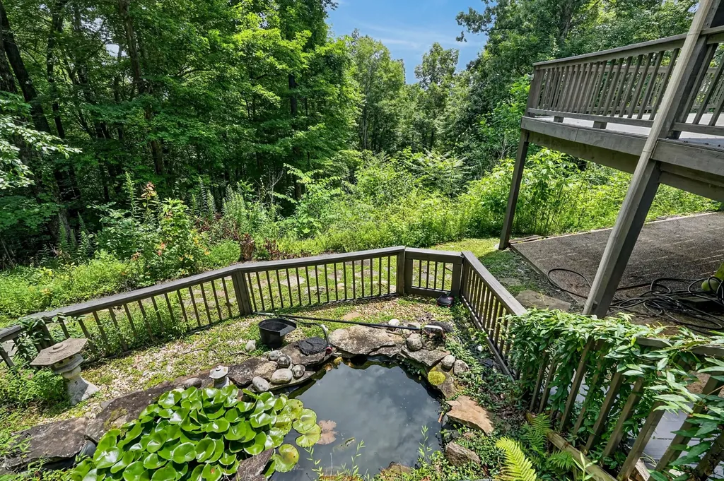 2946 Pen Hook Road Monterey TN 38574