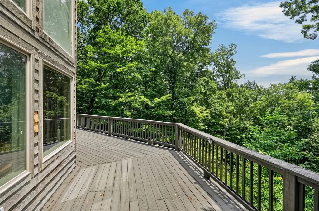 2946 Pen Hook Road Monterey TN 38574