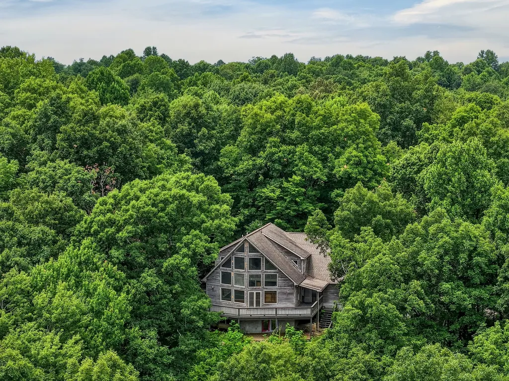 2946 Pen Hook Road Monterey TN 38574