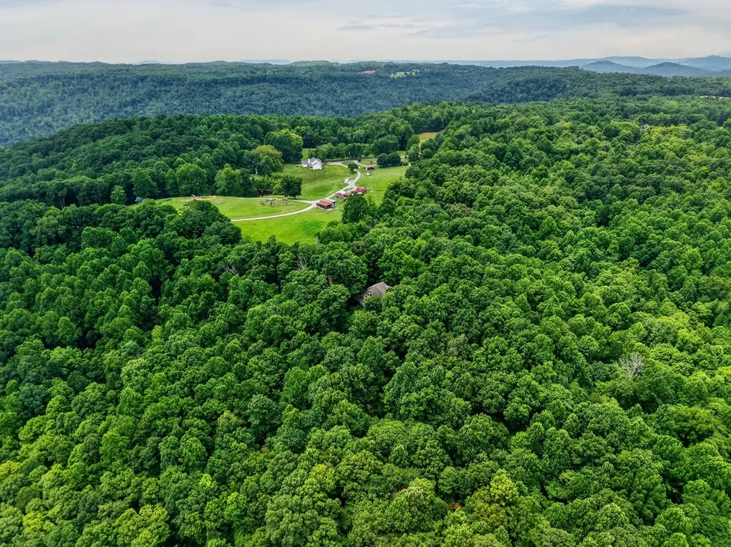 2946 Pen Hook Road Monterey TN 38574