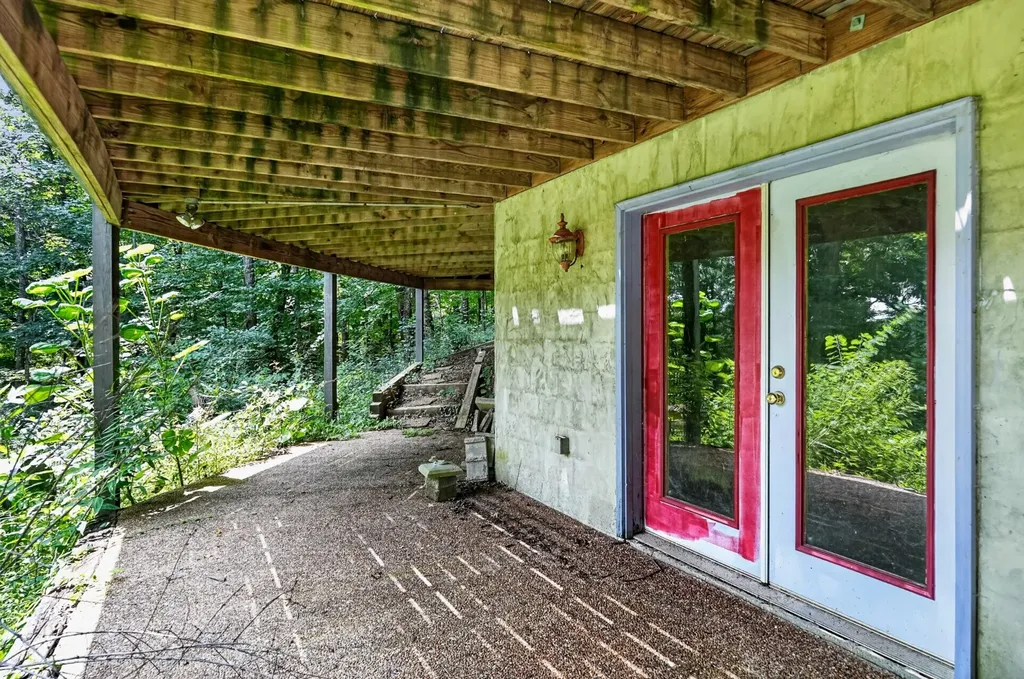2946 Pen Hook Road Monterey TN 38574