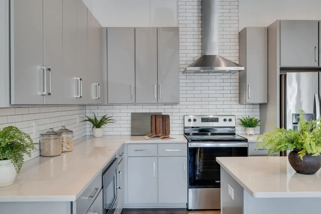 345 Douglas Avenue Nashville TN 37207
