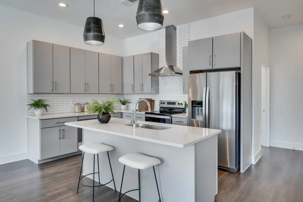 345 Douglas Avenue Nashville TN 37207
