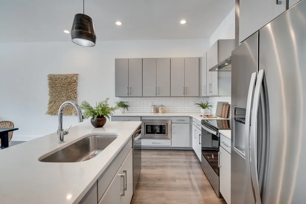 345 Douglas Avenue Nashville TN 37207