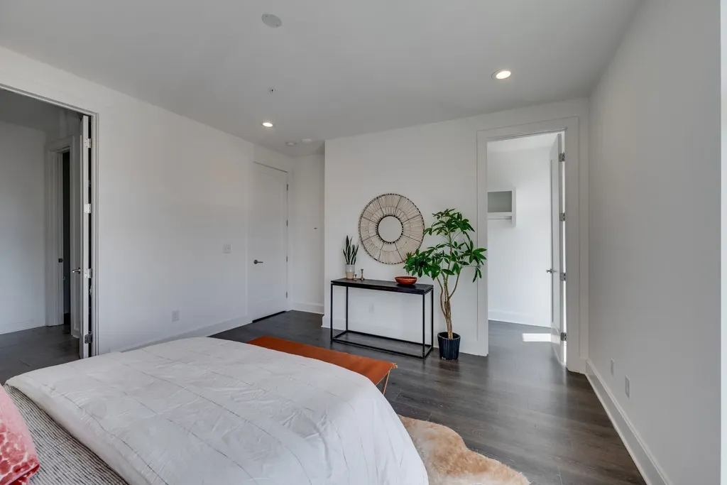 345 Douglas Avenue Nashville TN 37207