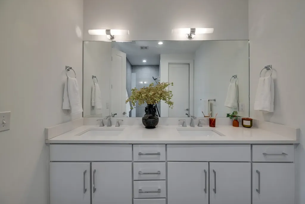 345 Douglas Avenue Nashville TN 37207