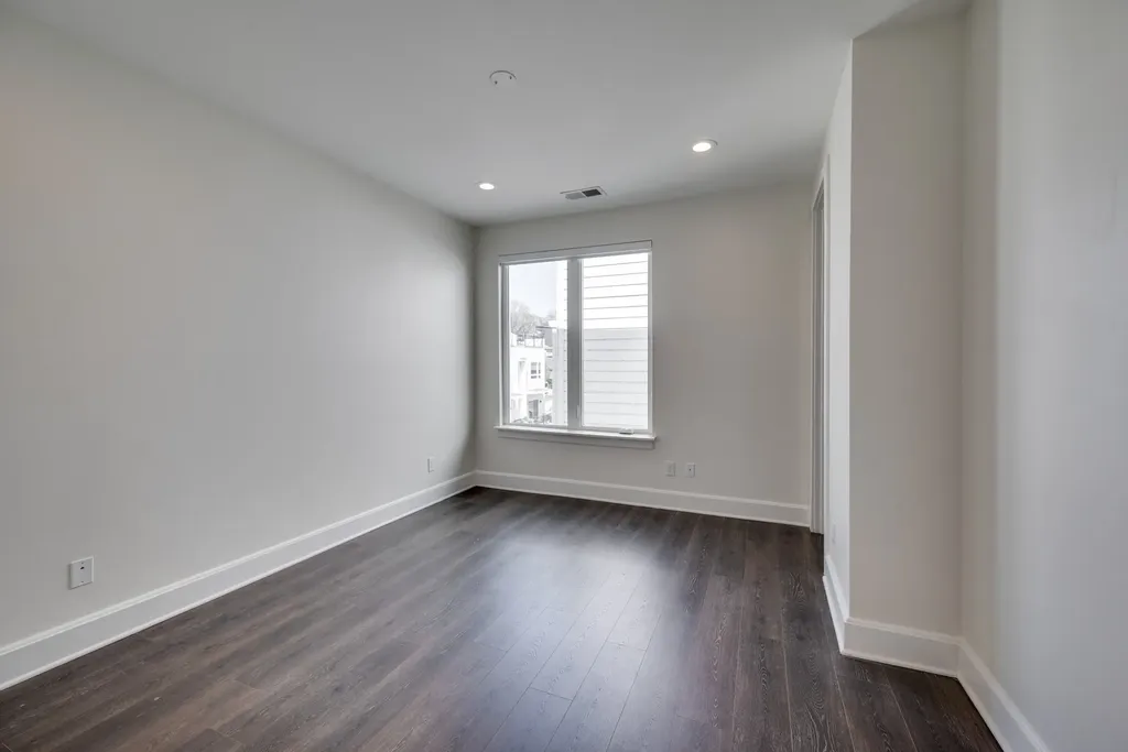 345 Douglas Avenue Nashville TN 37207