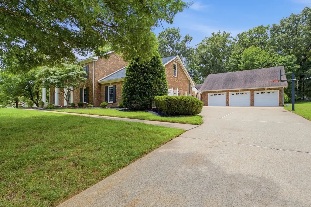 2812 Wakefield Drive Clarksville TN 37043