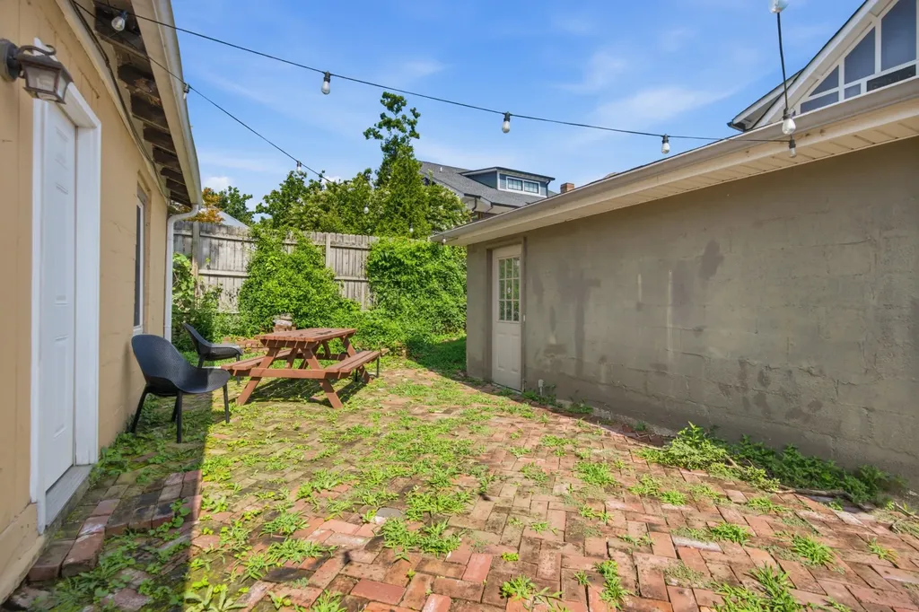 1205 Russell Street Nashville TN 37206