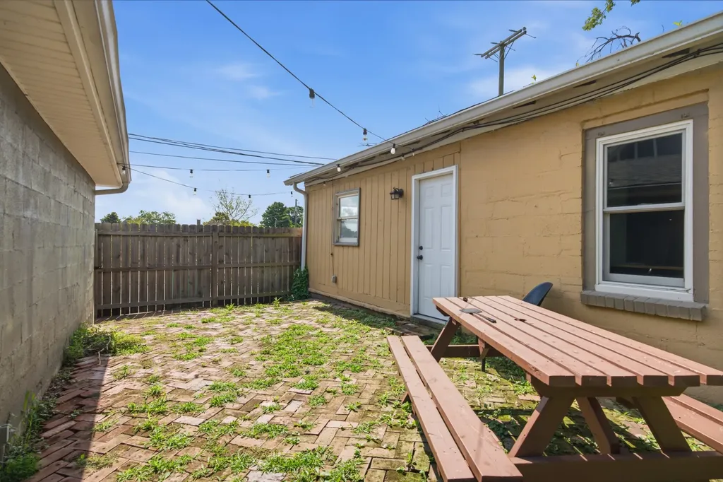 1205 Russell Street Nashville TN 37206
