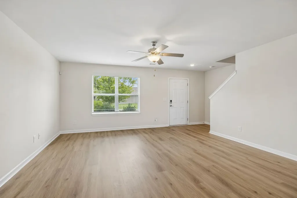 2708 Swarm Court Columbia TN 38401