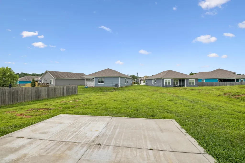 2708 Swarm Court Columbia TN 38401