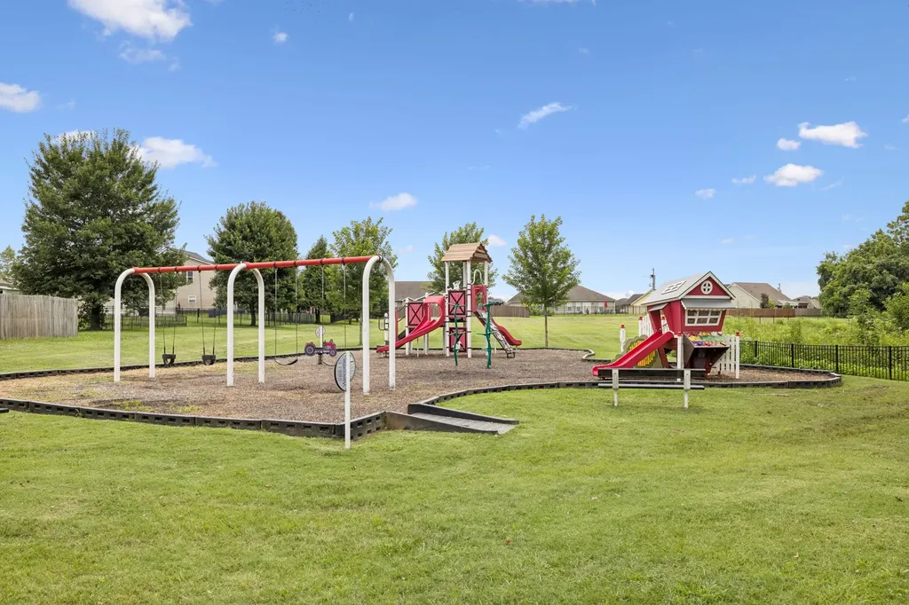 2708 Swarm Court Columbia TN 38401
