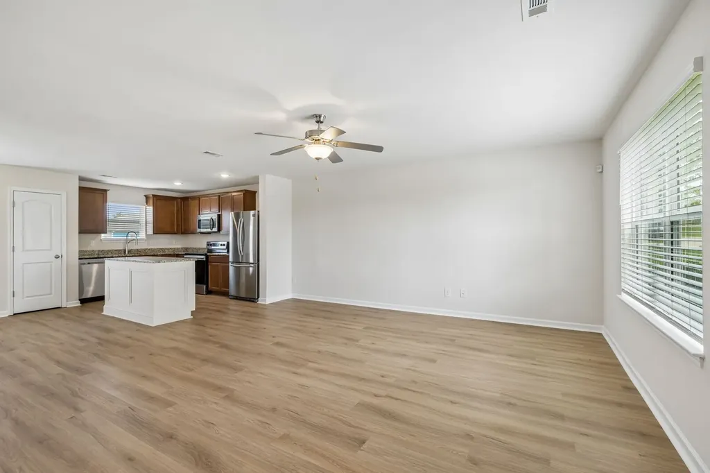 2708 Swarm Court Columbia TN 38401