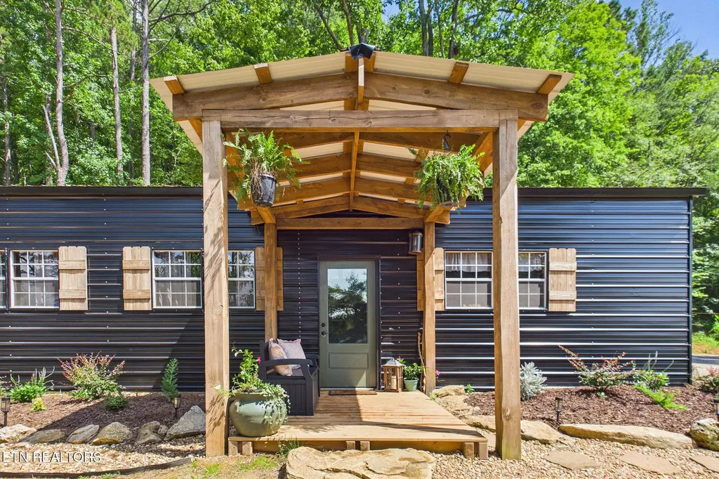 361 County Road 38 Riceville TN 37370