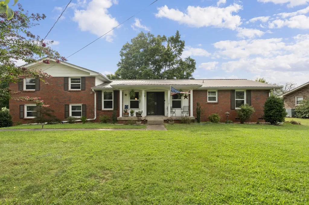 131 Rebecca Drive Hendersonville TN 37075