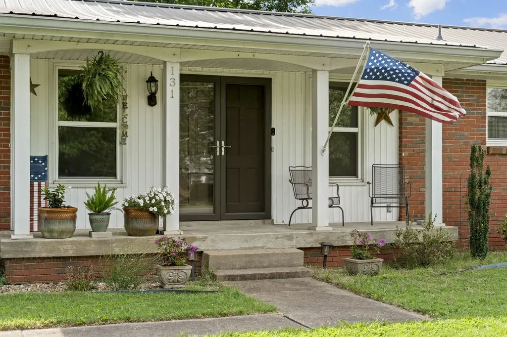 131 Rebecca Drive Hendersonville TN 37075