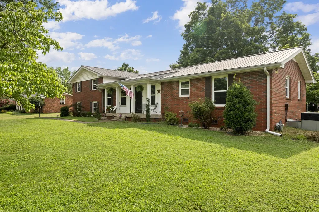 131 Rebecca Drive Hendersonville TN 37075