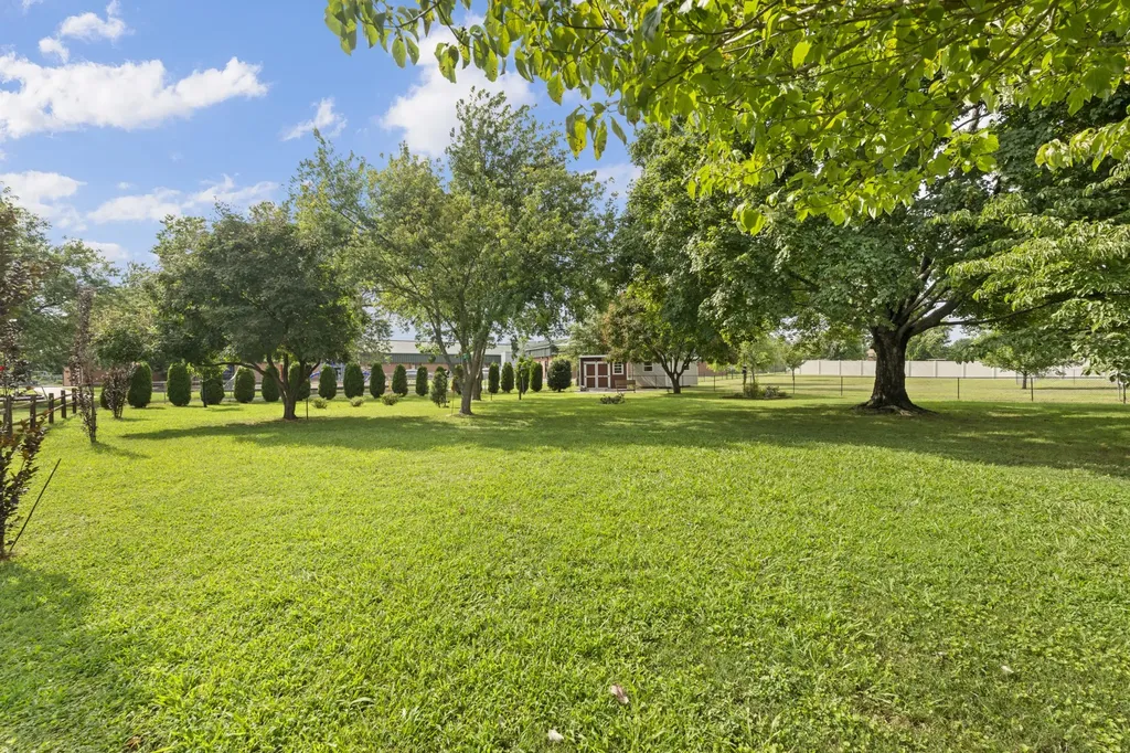 131 Rebecca Drive Hendersonville TN 37075