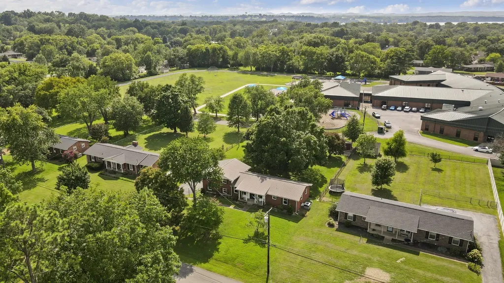 131 Rebecca Drive Hendersonville TN 37075