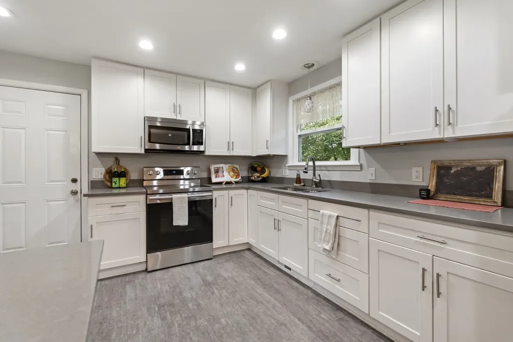 131 Rebecca Drive Hendersonville TN 37075