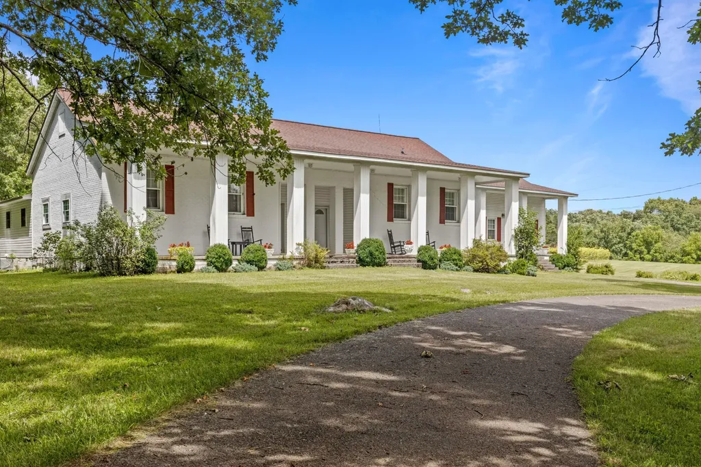 7055 Mooneyham Lonewood Road Spencer TN 38585