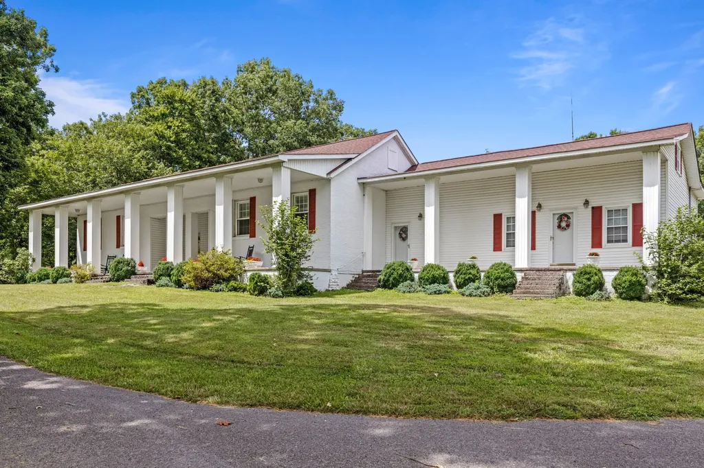 7055 Mooneyham Lonewood Road Spencer TN 38585
