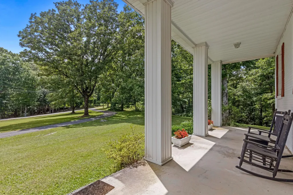 7055 Mooneyham Lonewood Road Spencer TN 38585
