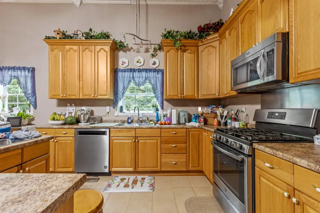 7055 Mooneyham Lonewood Road Spencer TN 38585