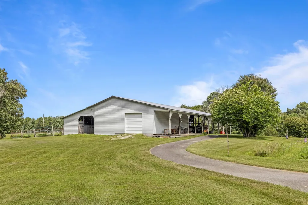 7055 Mooneyham Lonewood Road Spencer TN 38585