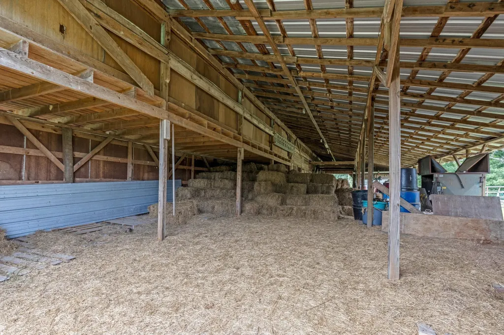 7055 Mooneyham Lonewood Road Spencer TN 38585