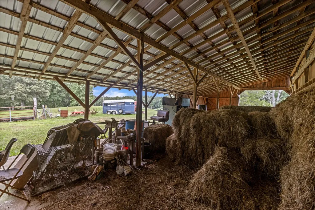 7055 Mooneyham Lonewood Road Spencer TN 38585