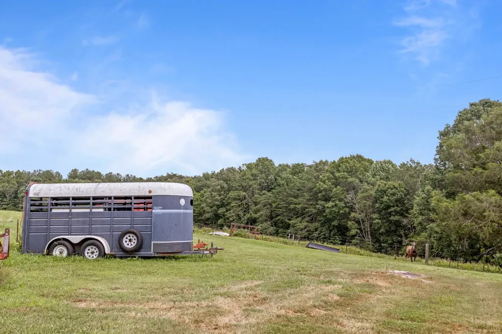 7055 Mooneyham Lonewood Road Spencer TN 38585