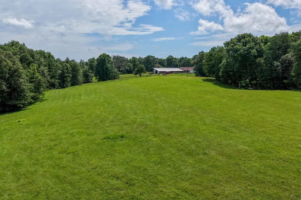 7055 Mooneyham Lonewood Road Spencer TN 38585