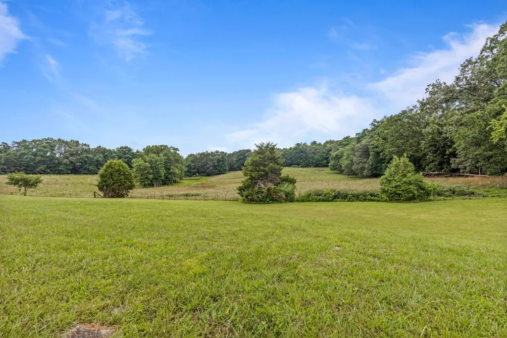 7055 Mooneyham Lonewood Road Spencer TN 38585