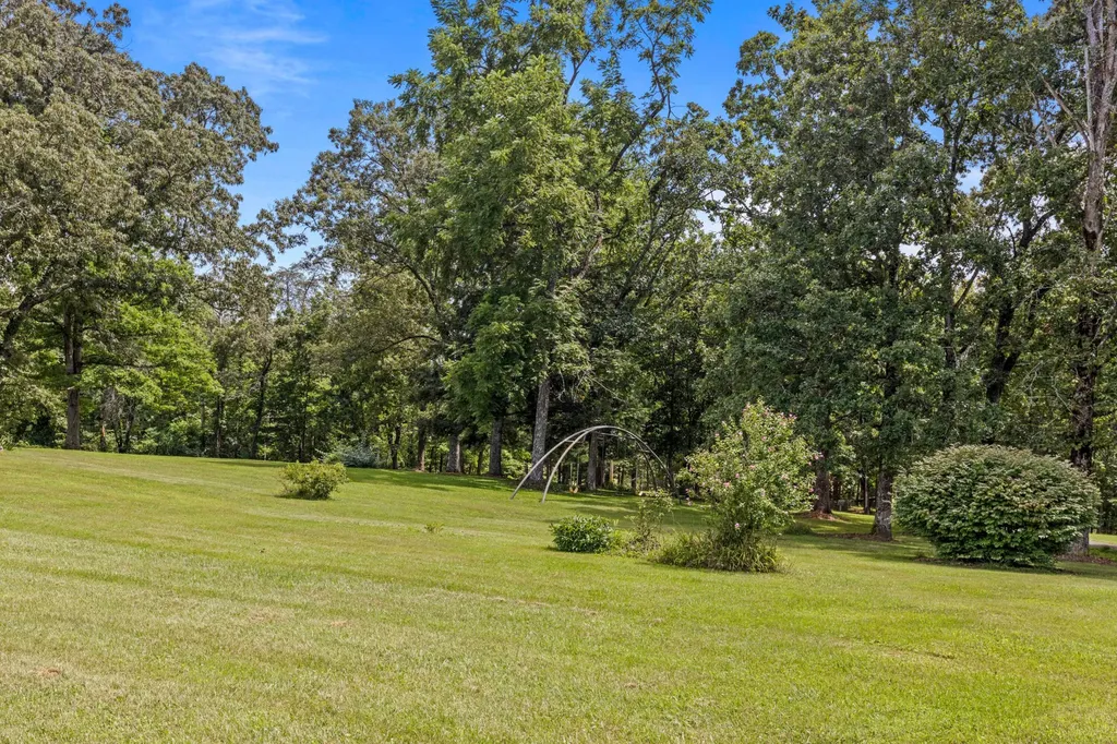 7055 Mooneyham Lonewood Road Spencer TN 38585