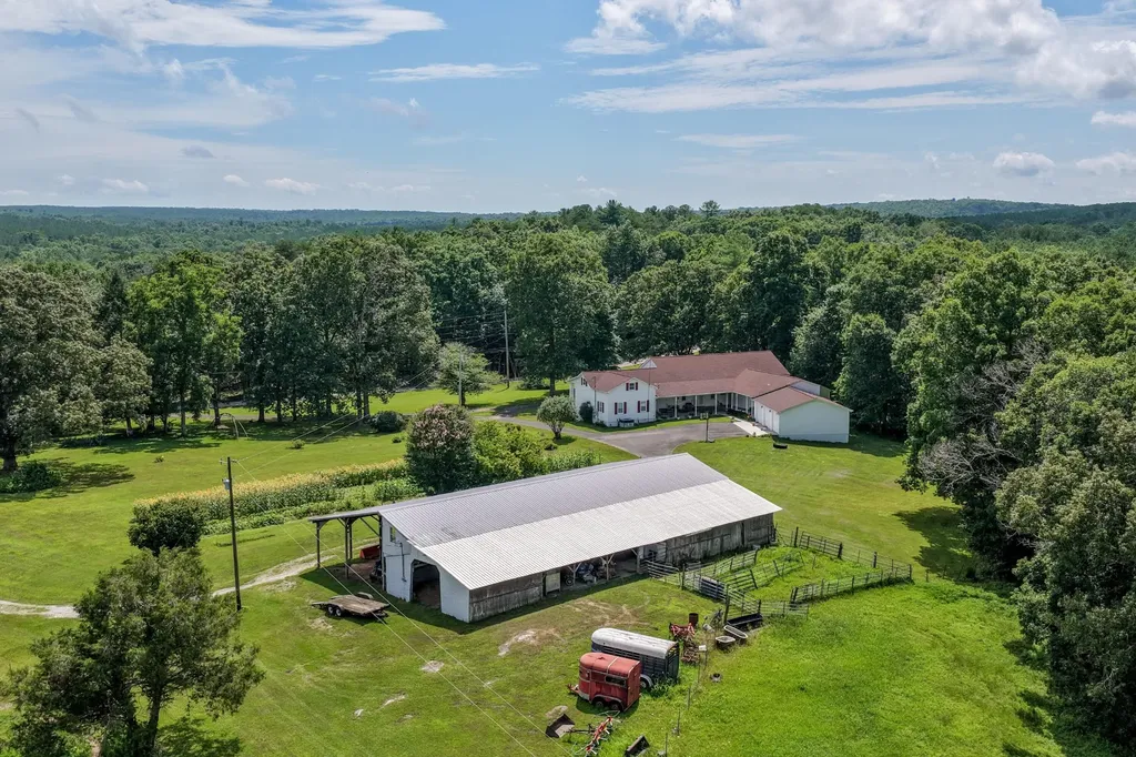 7055 Mooneyham Lonewood Road Spencer TN 38585
