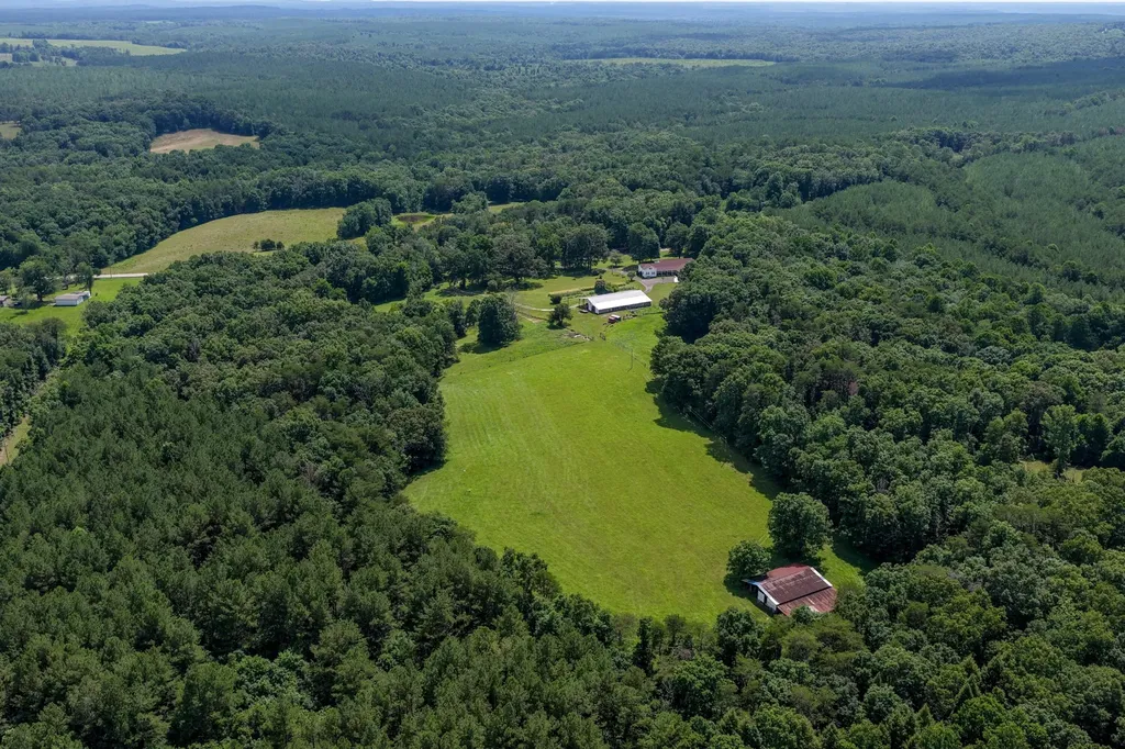 7055 Mooneyham Lonewood Road Spencer TN 38585