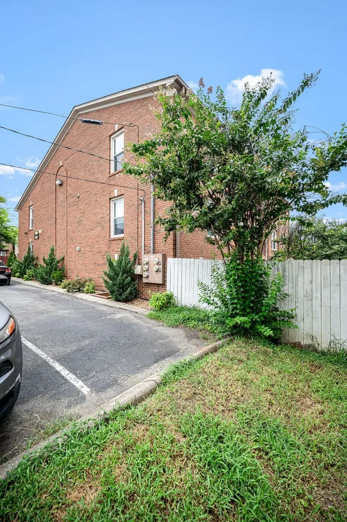 2122 Acklen Avenue Nashville TN 37212