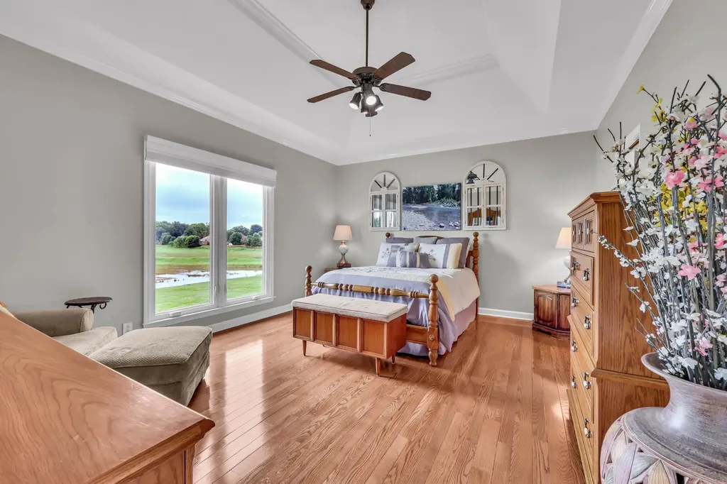 4267 N Woodstock Drive Clarksville TN 37040