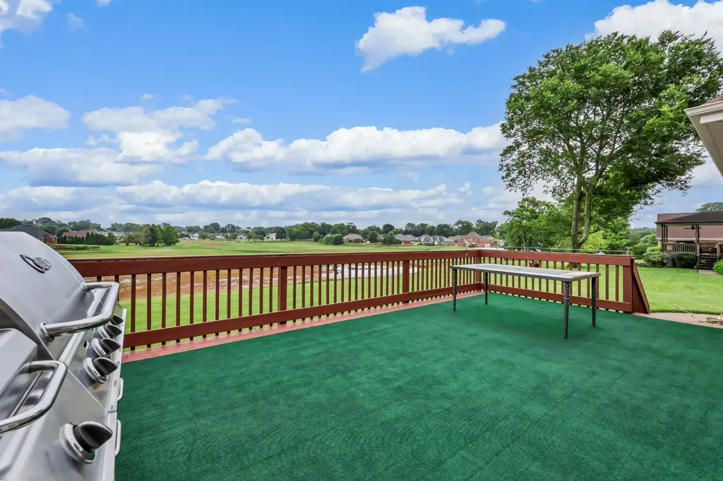 4267 N Woodstock Drive Clarksville TN 37040