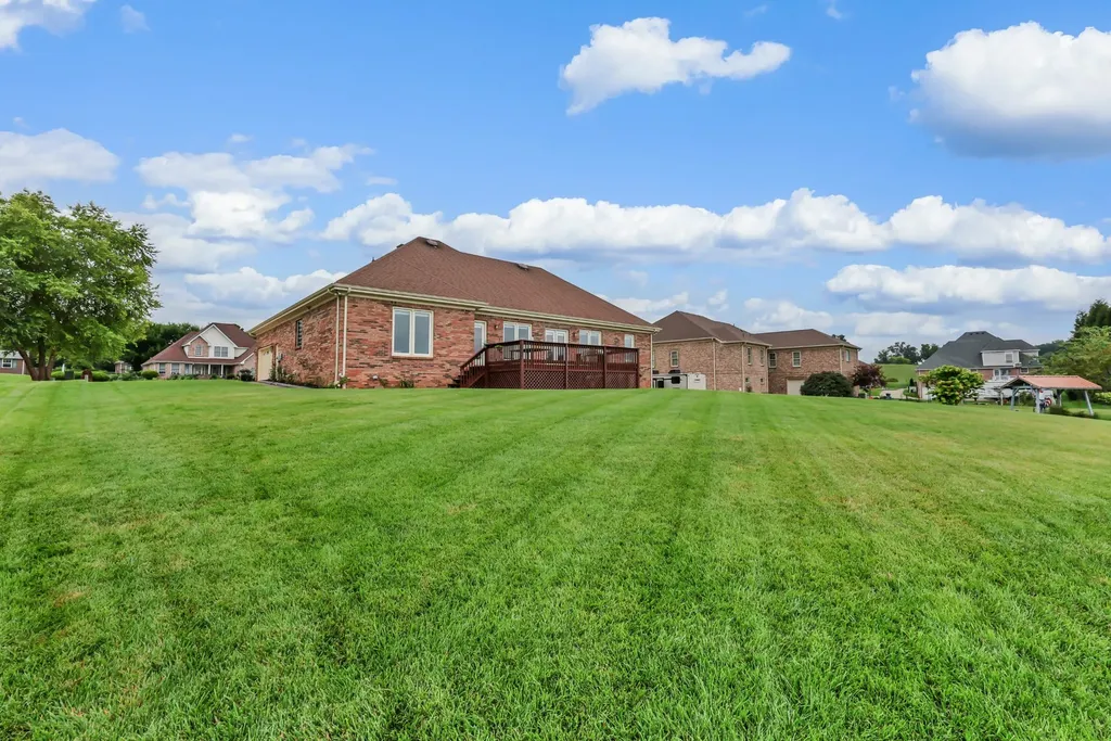 4267 N Woodstock Drive Clarksville TN 37040