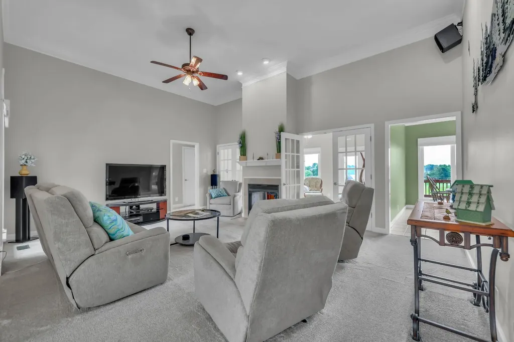 4267 N Woodstock Drive Clarksville TN 37040