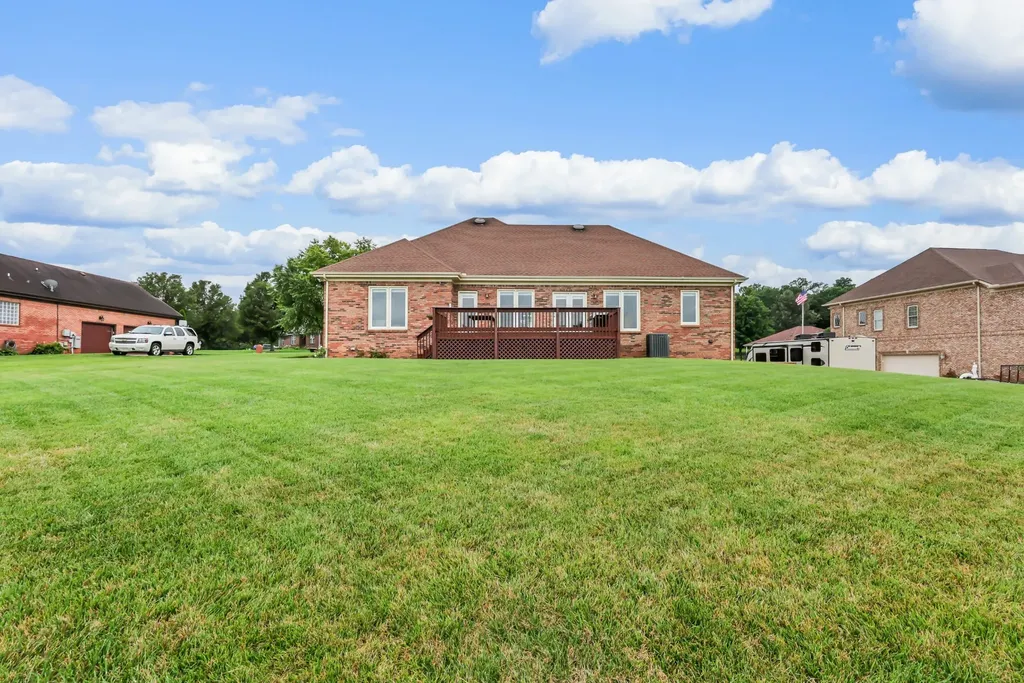 4267 N Woodstock Drive Clarksville TN 37040