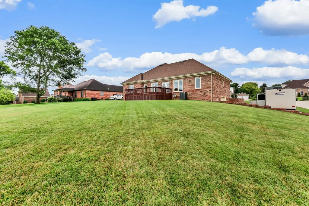 4267 N Woodstock Drive Clarksville TN 37040