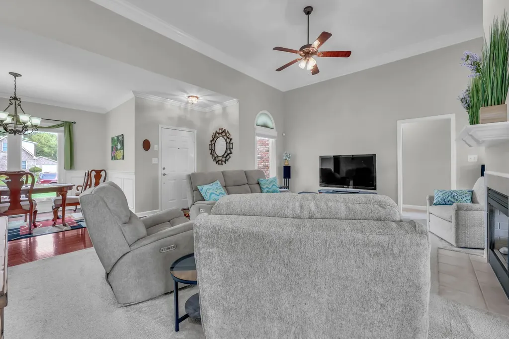 4267 N Woodstock Drive Clarksville TN 37040