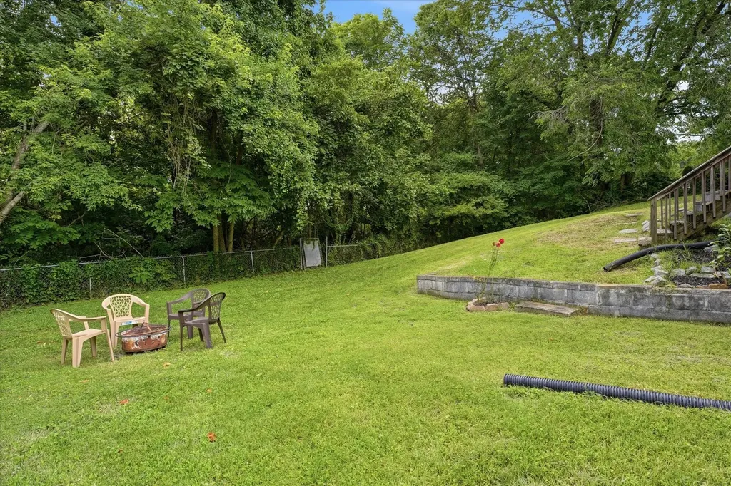 214 Cullum Avenue Dickson TN 37055