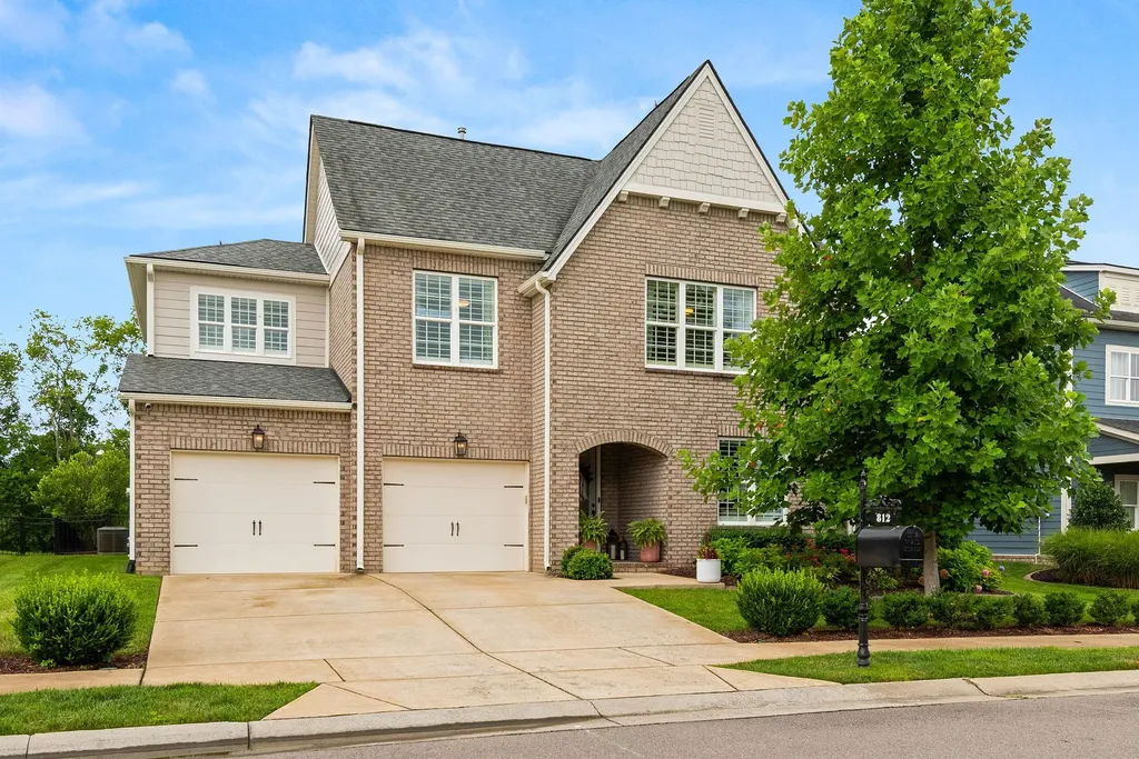 812 Plowson Road Mount Juliet TN 37122