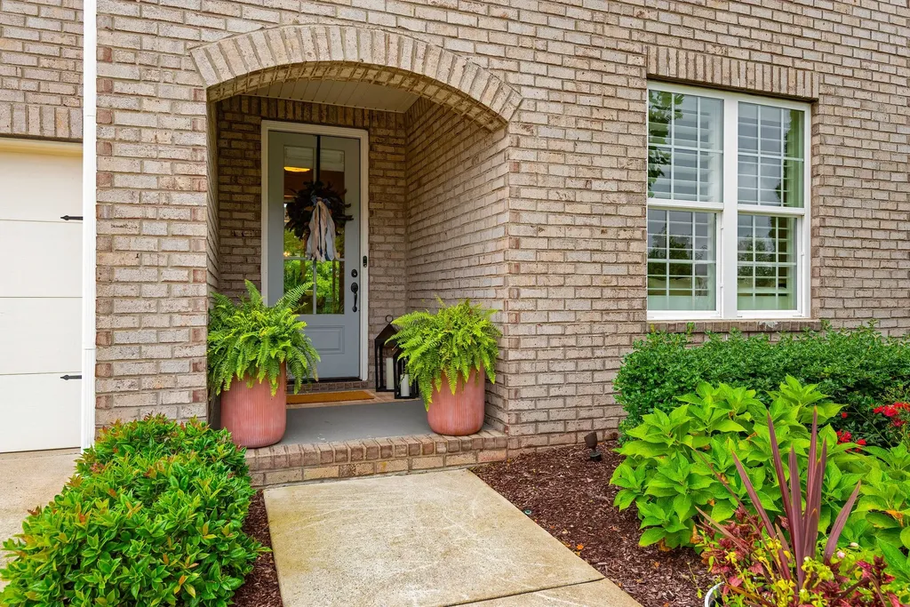 812 Plowson Road Mount Juliet TN 37122